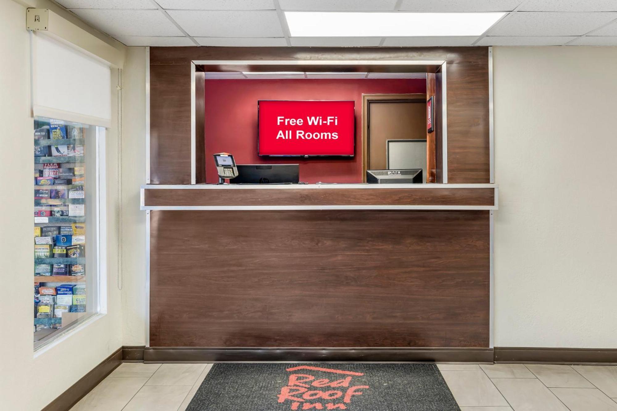 Red Roof Inn Stroudsburg Exterior photo